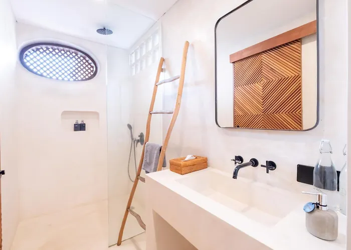 Beachfront 2bdrs Private - Bingin